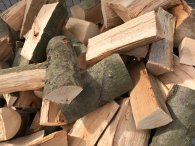 Bild 1 von 2 - Brennholz BUCHE (1 Raummeter=1,5 Schüttraummeter)450 Kg trocken Kaminholz ofenfertig Holz 25 cm